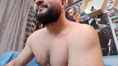Snapshot of muscular_bear chatting on February 5, 4:28 am Chris online show from February 5, 4:28 am