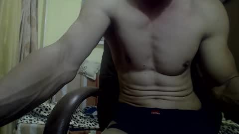 Snapshot of musculargod chatting on October 14, 9:04 pm SexyMuscled online show from October 14, 9:04 pm