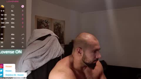 Snapshot of musculusx chatting on May 4, 10:22 am Musculus online show from May 4, 10:22 am
