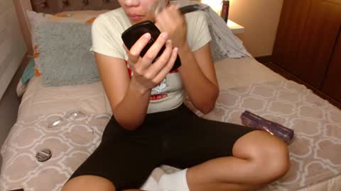 VALENTINA Luna  online show from February 8, 9:35 am