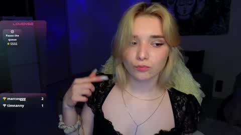 Snapshot of musyacute chatting on May 29, 8:51 pm Molly online show from May 29, 8:51 pm