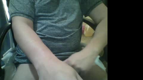 Snapshot of muzicdaddy4200 chatting on June 1, 5:31 am SubDaddy420 online show from June 1, 5:31 am