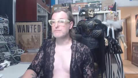 Muziknerd online show from October 19, 11:00 am