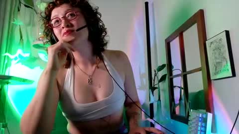 Snapshot of mx_anouk_divine chatting on May 15, 11:45 pm Mx. Anouk Divine online show from May 15, 11:45 pm