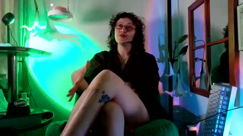 Snapshot of mx_anouk_divine chatting on May 17, 12:30 am Mx. Anouk Divine online show from May 17, 12:30 am