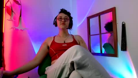 Snapshot of mx_anouk_divine chatting on July 25, 5:32 pm Mx. Anouk Divine online show from July 25, 5:32 pm