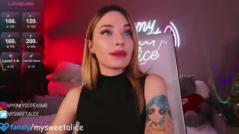 Snapshot of my__sweet__alice chatting on March 9, 8:42 pm mysweetalice online show from March 9, 8:42 pm