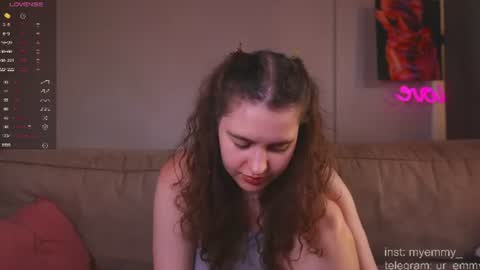 Snapshot of my_emmy chatting on June 15, 12:51 pm Emmy online show from June 15, 12:51 pm