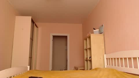 Hannah  welcome  online show from June 25, 11:37 am