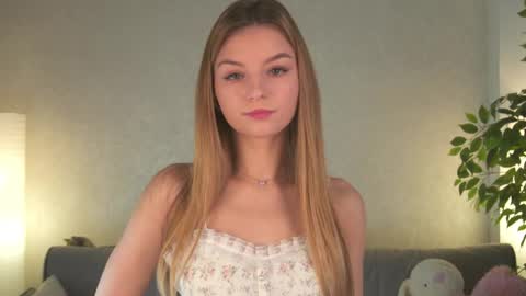 Snapshot of my_little_pollly chatting on March 31, 1:22 pm Polly online show from March 31, 1:22 pm