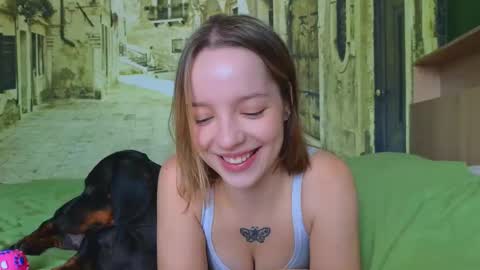 Snapshot of my_mia_ chatting on September 21, 9:00 am MIA I will be here Monday Wednesday Thursday Saturday online show from September 21, 9:00 am