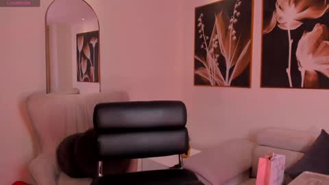 Snapshot of myaravachi chatting on January 29, 11:35 pm Mya Ravachi online show from January 29, 11:35 pm