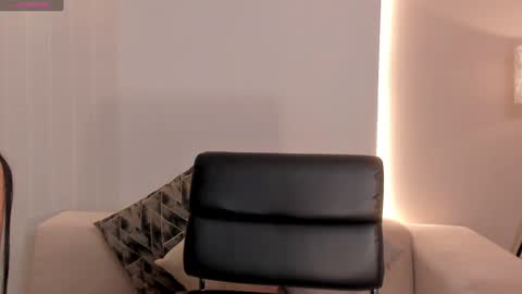 Snapshot of myaravachi chatting on February 2, 6:42 pm Mya Ravachi online show from February 2, 6:42 pm