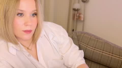 Mya-be Yours P online show from January 4, 10:24 pm