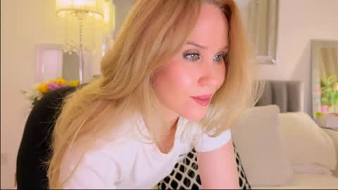 Mya-be Yours P online show from February 16, 12:19 am