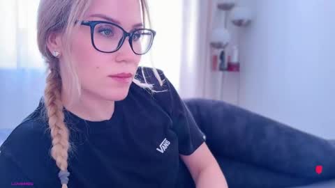 Mya-be Yours P online show from October 9, 3:54 pm