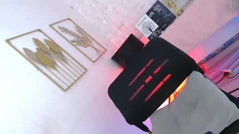 Snapshot of mydestiny_vinax chatting on May 12, 1:58 am mydestiny_vinax online show from May 12, 1:58 am
