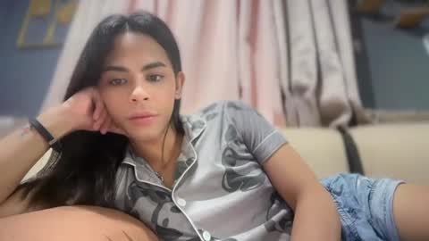 Snapshot of mydestiny_vinax chatting on May 16, 12:15 pm mydestiny_vinax online show from May 16, 12:15 pm