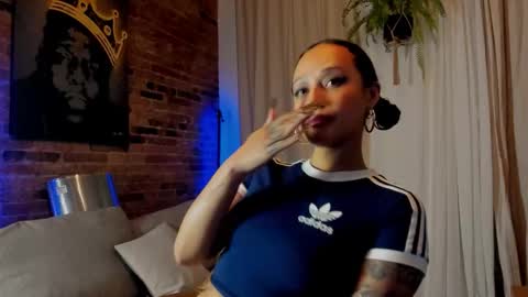 Lola online show from November 24, 9:03 pm