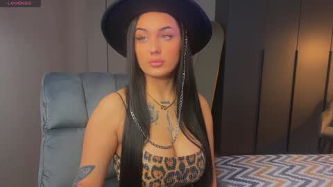 Snapshot of mygoddesshecate chatting on October 5, 2:54 am Hecate online show from October 5, 2:54 am