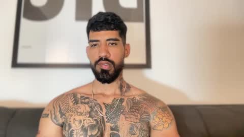 Snapshot of myke_esthetic chatting on December 10, 7:05 am Myke esthetic online show from December 10, 7:05 am