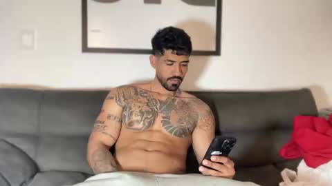 Snapshot of myke_esthetic chatting on January 6, 1:31 am Myke esthetic online show from January 6, 1:31 am