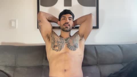 Snapshot of myke_esthetic chatting on January 14, 10:34 pm Myke esthetic online show from January 14, 10:34 pm