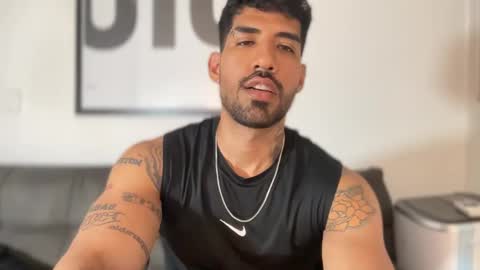 Snapshot of myke_esthetic chatting on January 24, 6:24 am Myke esthetic online show from January 24, 6:24 am