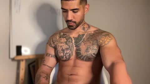 Snapshot of myke_esthetic chatting on February 9, 3:11 am Myke esthetic online show from February 9, 3:11 am