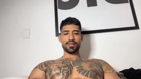 Snapshot of myke_esthetic chatting on September 13, 12:21 am Myke esthetic online show from September 13, 12:21 am