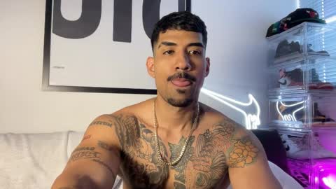 Snapshot of myke_esthetic chatting on September 21, 9:27 pm Myke esthetic online show from September 21, 9:27 pm