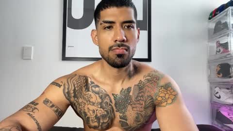 Snapshot of myke_esthetic chatting on October 4, 1:31 pm Myke esthetic online show from October 4, 1:31 pm