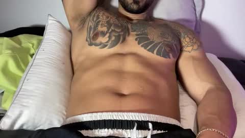 Snapshot of myke_esthetic chatting on October 11, 8:13 am Myke esthetic online show from October 11, 8:13 am