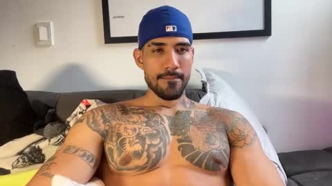 Snapshot of myke_esthetic chatting on October 11, 8:18 pm Myke esthetic online show from October 11, 8:18 pm