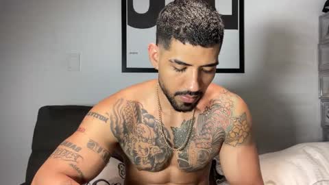 Snapshot of myke_esthetic chatting on October 13, 11:16 pm Myke esthetic online show from October 13, 11:16 pm