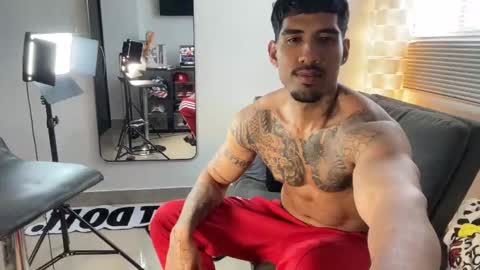 Snapshot of myke_esthetic chatting on November 30, 4:55 pm Myke esthetic online show from November 30, 4:55 pm