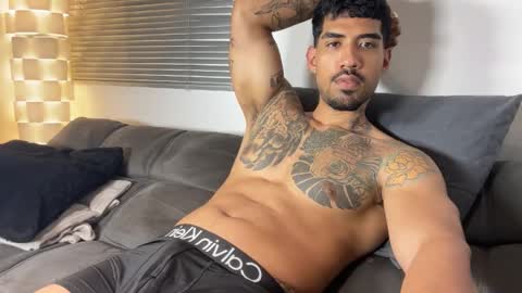 Snapshot of myke_esthetic chatting on December 14, 11:20 pm Myke esthetic online show from December 14, 11:20 pm