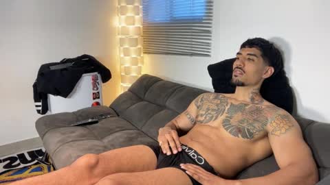 Snapshot of myke_esthetic chatting on December 17, 10:16 pm Myke esthetic online show from December 17, 10:16 pm