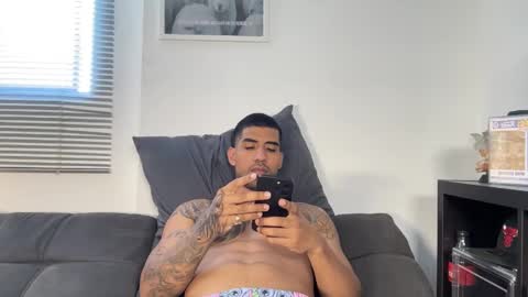 Snapshot of myke_esthetic chatting on January 9, 4:32 pm Myke esthetic online show from January 9, 4:32 pm