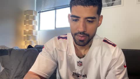 Snapshot of myke_esthetic chatting on February 2, 8:18 pm Myke esthetic online show from February 2, 8:18 pm