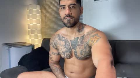 Snapshot of myke_esthetic chatting on February 12, 8:09 am Myke esthetic online show from February 12, 8:09 am