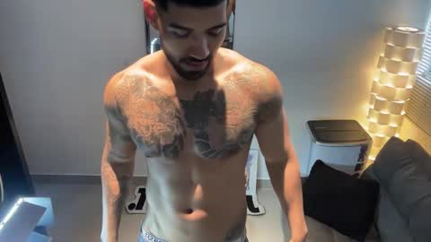 Snapshot of myke_esthetic chatting on February 14, 8:05 pm Myke esthetic online show from February 14, 8:05 pm