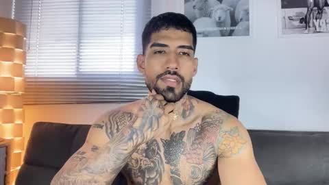 Snapshot of myke_esthetic chatting on February 15, 9:33 pm Myke esthetic online show from February 15, 9:33 pm