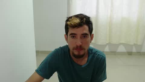 Snapshot of myke_xxx chatting on December 16, 11:55 am mike online show from December 16, 11:55 am