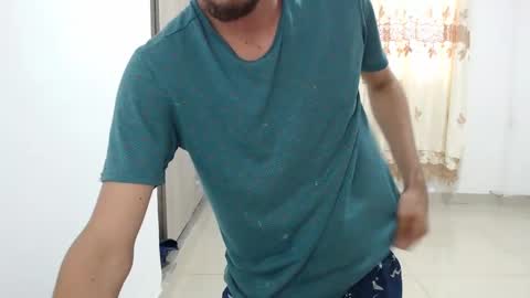 Snapshot of myke_xxx chatting on December 19, 2:57 pm mike online show from December 19, 2:57 pm