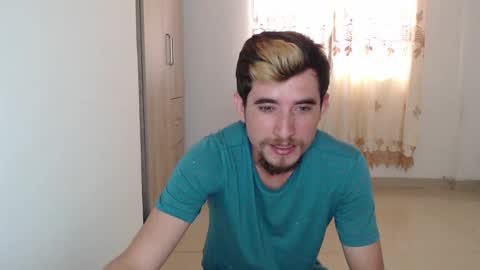 Snapshot of myke_xxx chatting on December 19, 6:45 pm mike online show from December 19, 6:45 pm