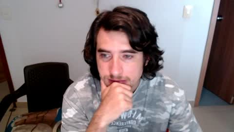 Snapshot of myke_xxx chatting on April 6, 7:26 pm mike online show from April 6, 7:26 pm