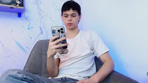 Snapshot of mykelcano chatting on February 18, 3:08 pm Mykel online show from February 18, 3:08 pm