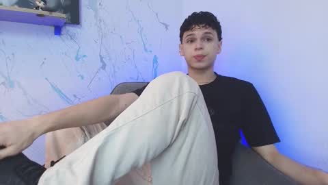 Snapshot of mykelcano chatting on February 26, 1:43 pm Mykel online show from February 26, 1:43 pm