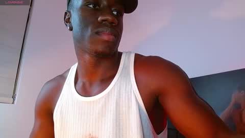 Mylo Wallace  online show from February 11, 10:39 pm